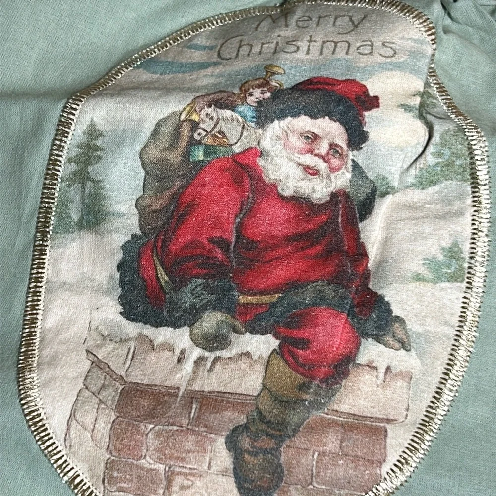 NEW! Vintage Inspired Classic Santa Claus Christmas Holiday Hand Towel
